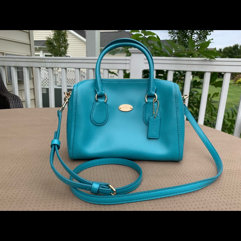AUTHENTIC Coach purse.